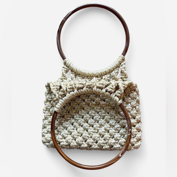 Vintage Cream Crotchet Bag with Wooden Handles - Picture 2 of 5